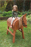 Caballo de madera marrón